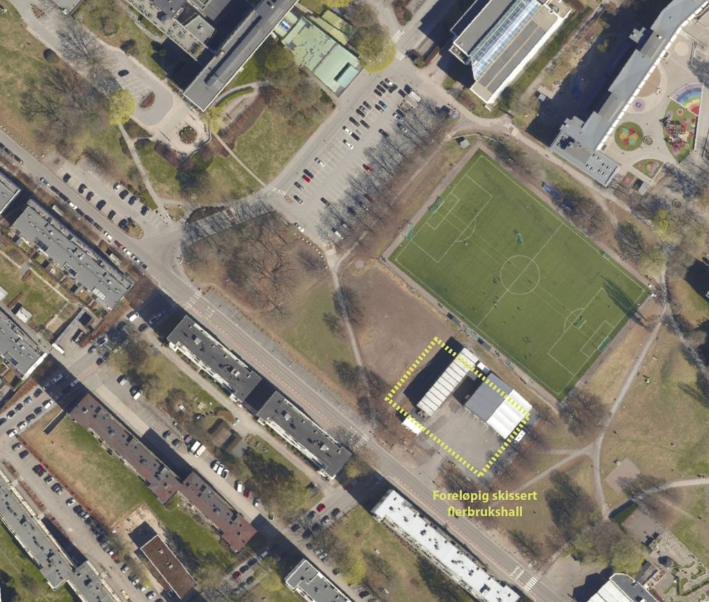 Vi undersøker flere mulige plasseringer av hallen som et element i Marienlystparken, som helt eller dels nedgravd. Her som tidligere vist.
